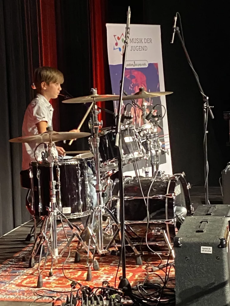 BON2 erspielt SILBER bei Bundeswettbewerb podium.jazz.pop.rock 17 IMG 9101 scaled e1760534094977
