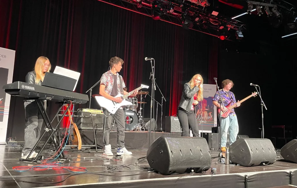 BON2 erspielt SILBER bei Bundeswettbewerb podium.jazz.pop.rock 9 LUMJ4708
